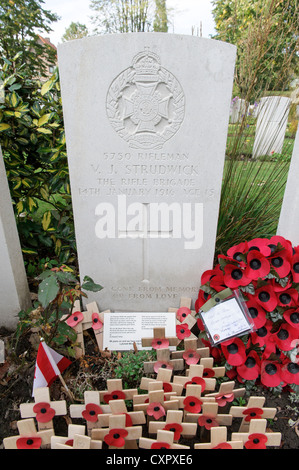 Die jüngste Soldaten begraben am Essex Farm Friedhof, Valentine Joe Strudwick, Rifle Brigade, im Alter von 15 Stockfoto