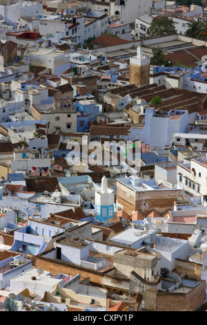 Übersicht der Häuser auf das Riffgebirge, Chefchaouen, Marokko Stockfoto