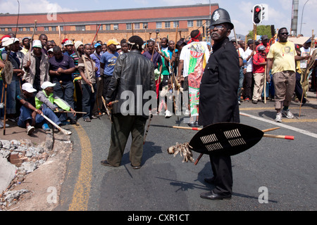 Inkhatha Freedom Party (IFP) März, South African Broadcasting Stationen (SABC) in einem Massenprotest für faire Berichterstattung Stockfoto