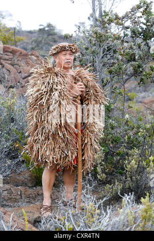 Hawaiian Vogel Jäger, Schauspieler an einem "Living History" School Leistung, Mauna Loa auf Hawaii Volcanoes National Park, Big Island, USA Stockfoto