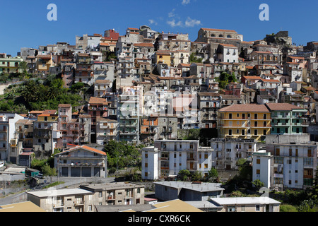 Blick auf die Altstadt von Castiglione di Sicilia, Sizilien, Italien, Europa Stockfoto