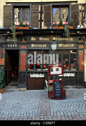 Das traditionelle Restaurant Zum alten Strassburg, Strassburg Restaurant Au Vieux, Speisekarte, Marché Aux Cochons de Lait quadratisch Stockfoto