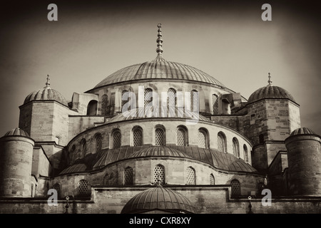 Kuppeln von der Sultan-Ahmed-Moschee auch bekannt als blaue Moschee, Sepia, Vignette, Sultanahmet, historisches Viertel Stockfoto