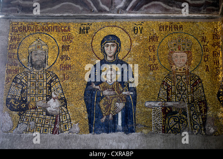 Mosaik der Jungfrau Maria, paar Kaiser Johannes II. Komnenos und Irene, byzantinischen Deësis Mosaik auf der südlichen Galerie Stockfoto