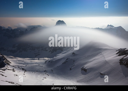Nebel bei nahezu auf Mt Säntis im Alpstein-massiv, Appenzell, Schweiz, Europa Stockfoto