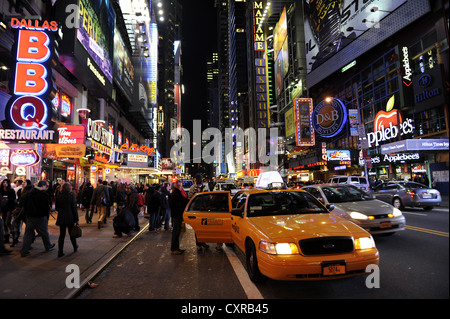 42nd Street, Times Square, in der Nacht, Midtown Manhattan, New York City, New York, USA, Nordamerika Stockfoto