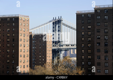 Gouverneur Alfred E Smith Häuser, sozialer Wohnungsbau, Lower East Side, Manhattan Bridge im Rücken, Manhattan, New York City, New York Stockfoto