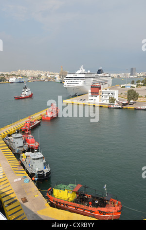 Blick auf Hafen, Piräus, Athen, Region Attika, Griechenland Stockfoto