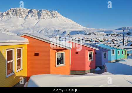 Bunte Häuserzeile, Qeqertarsuaq oder Disko-Insel, Grönland, Arktis Nordamerika Stockfoto