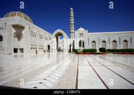 Innenhof, Sultan Qaboos Grand Mosque, Muscat, Oman, Nahost, Asien Stockfoto