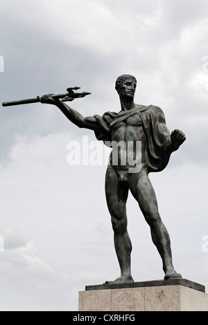 Neptun oder Poseidon werfen einen Dreizack, monumentale Statue aus den 1920er Jahren, Düsseldorf, Nordrhein-Westfalen, Deutschland, Europa Stockfoto