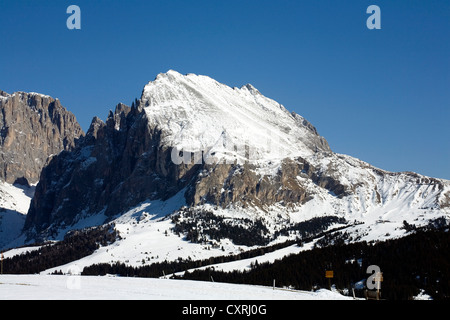 Sasso Piatto Plattkofels Sasplat Schnee eingereicht und Klippen Selva Val Gardena-Dolomiten-Italien Stockfoto