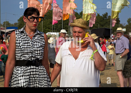 Ausübende Künstler einen "Anruf" auf dem Glastonbury Festival 2010 Zeitgenosse und darstellende Kunst Stockfoto