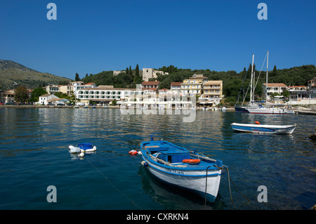 Hafen von Kassiopi, Korfu, Ionische Inseln, Griechenland, Europa Stockfoto