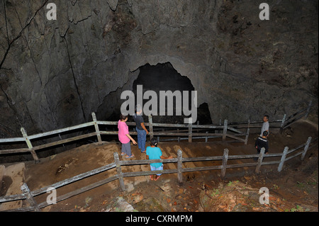 Die Japaner Höhle, Goa Japan, eine touristische Attraktion, die von javanischen Besucher, Schlacht von Biak besucht Pazifischer Krieg, in der Nähe von Kota Stockfoto