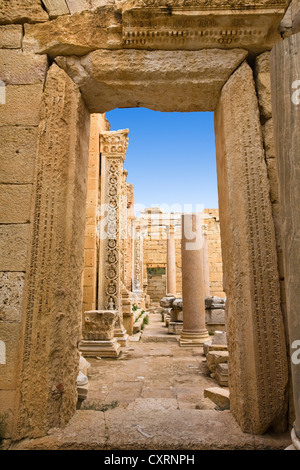 Eingangstor, severischen Basilika, Leptis Magna, Libyen, Nordafrika, Afrika Stockfoto