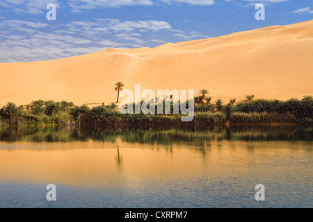 Lake Gabroon, Mandara Seen, Sanddünen Ubari, Umm el Ma Oase, libysche Wüste, Sahara, Libyen, Afrika Stockfoto