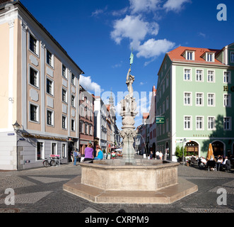 Georgsbrunnen Brunnen, historische Wohn- und Geschäftshäusern, Obermarkt quadratisch, Görlitz, Oberlausitz, Lusatia, Sachsen Stockfoto