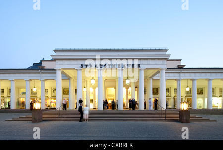 Theater-Kolonnaden, Hessischen Staatstheater, Bowling Green, Wiesbaden, Hessen, Deutschland, Europa Stockfoto