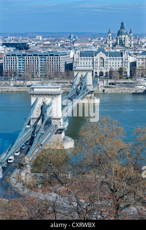 Blick auf die Kettenbrücke, Donau, Budapest, Ungarn, Europa Stockfoto