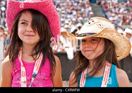 Calgary Stampede 2012 Cowgirl Rodeo Fans. Stockfoto