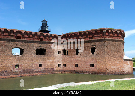 Fort Jefferson Wände mit Garten Leuchtturm Bastion-Taste und Wassergraben Dry Tortugas Nationalpark Florida Keys usa Stockfoto