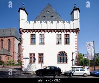 Leinwandhaus Gebäude, alte Stadt mit einem Gewicht von Haus, jetzt eine städtische Galerie, Fotografie Forum, Museum für komische Kunst, Caricatura Stockfoto