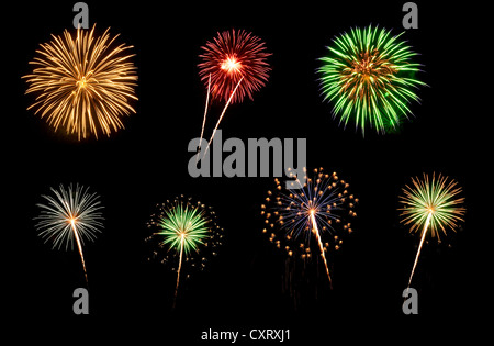 Buntes Feuerwerk sortierte Auswahl auf einem schwarzen Hintergrund. Stockfoto