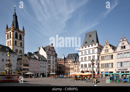 Hauptmarkt-Quadrat, Steipe Gebäude, Kirche St. Gangolf, Trier, Rheinland-Pfalz, Deutschland, Europa, PublicGround Stockfoto
