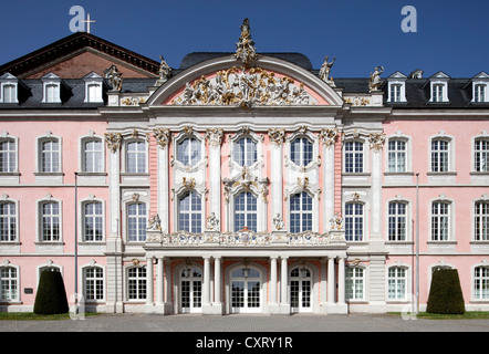 Kurfürstliches Schloss, öffentliche Bürogebäude, Trier, Rheinland-Pfalz, Deutschland, Europa, PublicGround Stockfoto