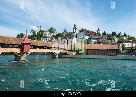 Spreuerbruecke Brücke über die Reuss führt zu den historischen Stadtteil von Luzern, Kanton Luzern, Schweiz, Europa Stockfoto