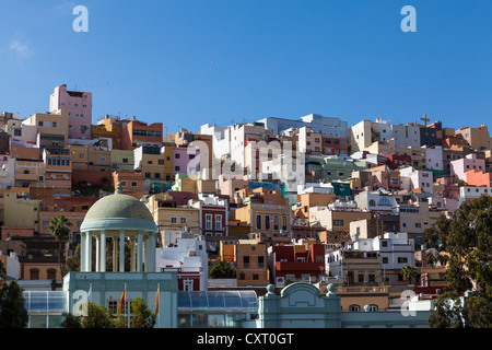 Bunten verschachtelten Häusern im Stadtteil San Juan, Las Palmas de Gran Canaria, Gran Canaria, Kanarische Inseln, Spanien, Europa Stockfoto