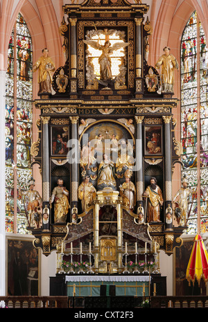 Innenansicht, Hauptaltar, Basilika St. Michael, Mondsee, Salzkammergut Region, Oberösterreich, Österreich, Europa, PublicGround Stockfoto