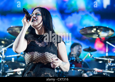 Anette Olzon, Sängerin der finnischen symphonic Metal Band Nightwish, die live im Konzertsaal Hallenstadion, Zürich Stockfoto