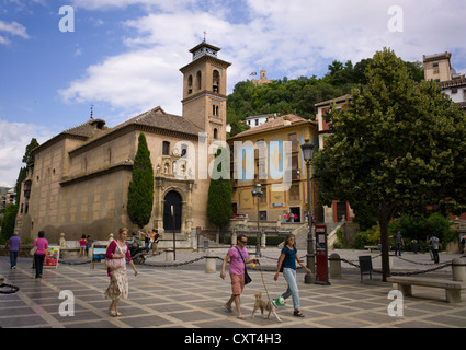 Die Kirche Iglesia de Santa Ana am Fuße der Alhambra, Granada, Andalusien, Spanien, Europa, PublicGround Stockfoto