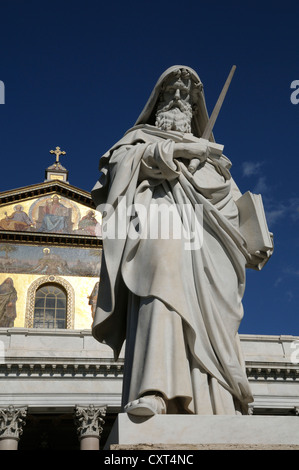 Statue des Apostels Paulus, Basilika San Paolo Fuori le Mura, Basilika Sankt Paul vor den Mauern, Rom, Italien, Europa Stockfoto