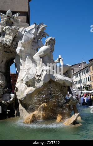 Brunnen der vier Flüsse, entworfen von Bernini, Piazza Navona, Rom, Italien, Europa Stockfoto