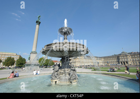 Schlossplatz-Platz mit einem Brunnen und die 30 Meter hohe Jubilaeumssaeule Säule mit einer Statue der Göttin Concordia Stockfoto