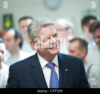 Antrittsbesuch des Bundespräsidenten Joachim Gauck und seine Partnerin Daniela Schadt in Baden-Württemberg, Firmenrundgang im Ritter Stockfoto