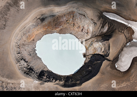 Luftaufnahme, Viti, einem kleinen warmen Kratersee in Vulkankrater der Askja, Dyngjufjoell-massiv im nördlichen Hochland von Stockfoto