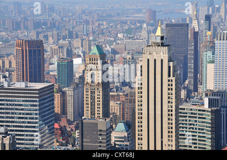 Blick vom "Top of the Rock" Aussichtsplattform des Rockefeller Center in Downtown Manhattan, New York City, USA Stockfoto