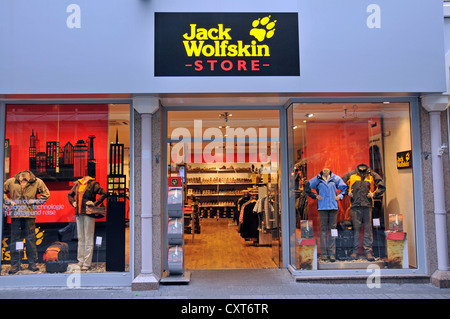 Shop von Outdoor-Ausrüster Jack Wolfskin, Köln, Nordrhein-Westfalen, Deutschland, Europa, PublicGround Stockfoto