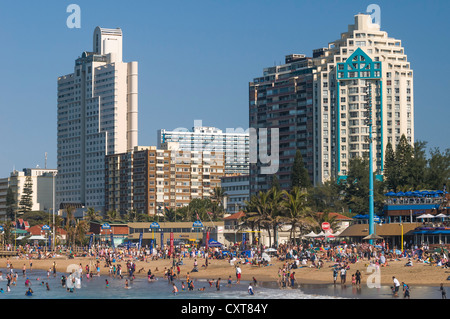 Menschen am Strand, Durban, KwaZulu-Natal, Südafrika, Afrika Stockfoto