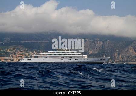 Rising Sun, ein Kreuzer, gebaut von Lürssen Yachts, Länge: 138 Meter, Baujahr 2004, Cap Ferrat, Côte d ' Azur, Frankreich Stockfoto