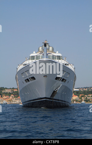 Rising Sun, ein Kreuzer, gebaut von Lürssen Yachts, Länge: 138 Meter, Baujahr 2004, Cap Ferrat, Côte d ' Azur, Frankreich Stockfoto