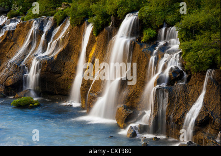 Wasserfälle Hraunfossar auf Hvítá Fluss, Vesturland, Island, Island, Westeuropa Stockfoto