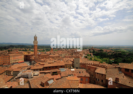 Blick auf Siena und der Piazza del Campo Platz als gesehene Form der Wand von der geplanten Erweiterung Gebäude der Dom von Siena, Siena Stockfoto