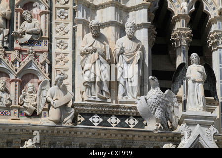 Hauptfassade von Giovanni Pisano, Dom von Siena, Kathedrale Santa Maria Assunta, Siena, Toskana, Italien, Europa Stockfoto