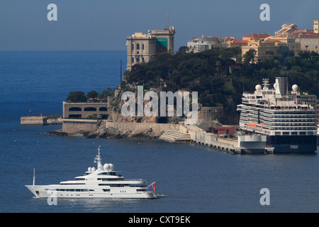 Pegaso, ein Kreuzer und Forschungsschiff, gebaut von Freire Werft, Länge: 73,60 m, Baujahr: 2011, verankert vor Monaco Stockfoto