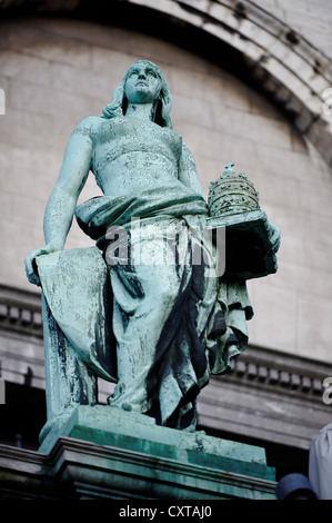 Statue vor das Königliche Museum der schönen Künste von Belgien Stockfoto